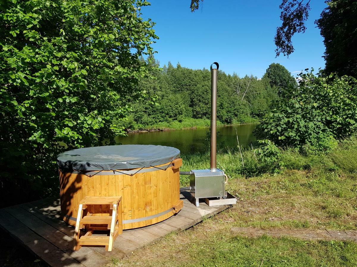 Hotel Soomaa Water Camp Jõesuu Esterno foto