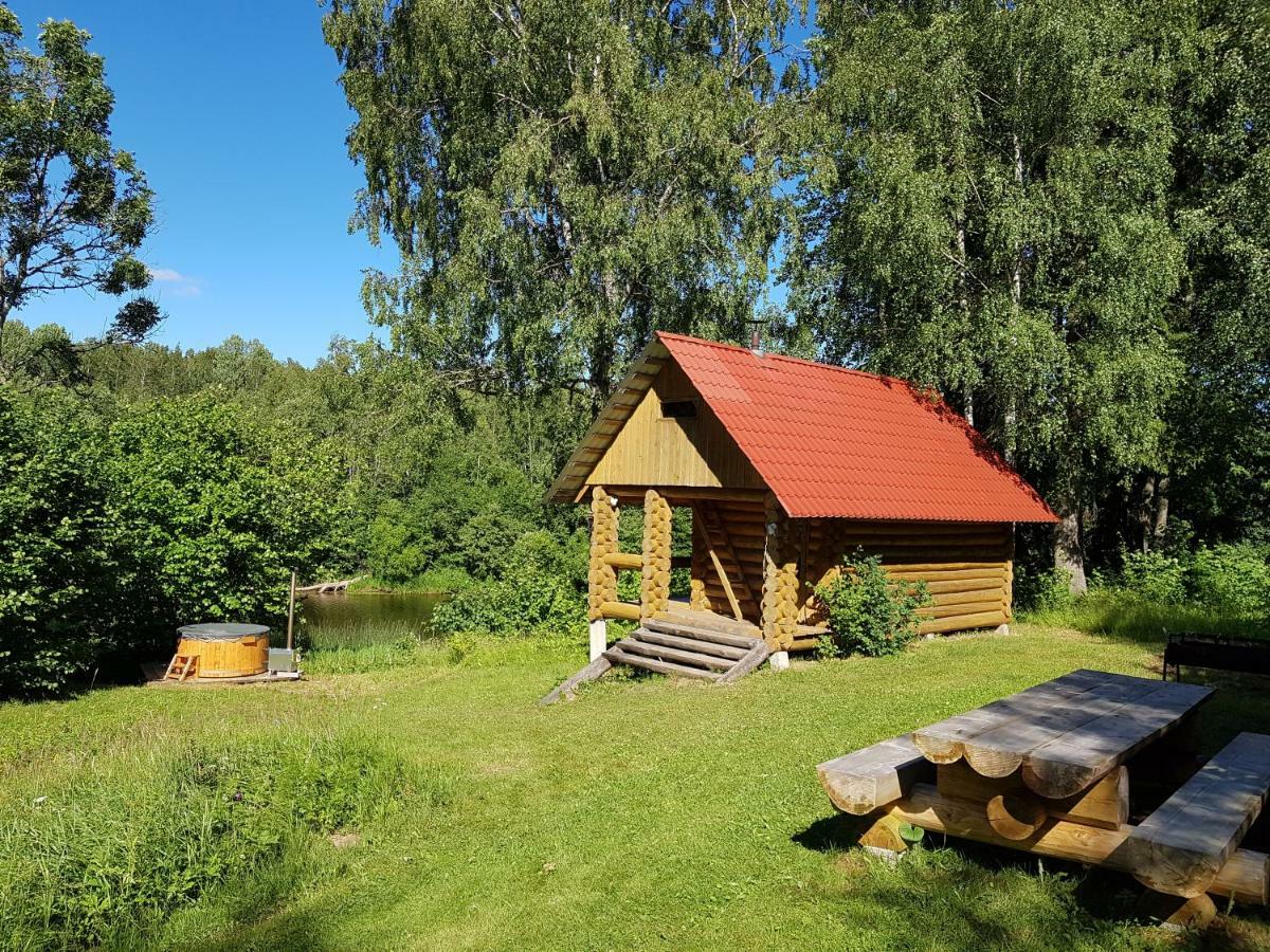 Hotel Soomaa Water Camp Jõesuu Esterno foto